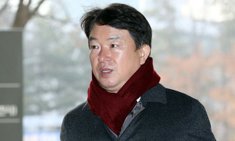 '선거 개입' 강신명 전 경찰청장, 2심서 징역형 집행유예 감형