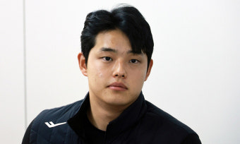 류현진 이후 17년 만에?…한화 문동주, 신인상 받을까
