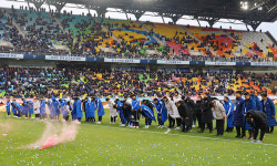인색한 투자·잦은 감독 교체… ‘축구 명가’ 수원 삼성의 예견된 몰락