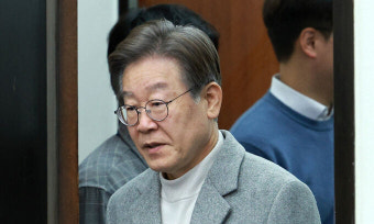 올드보이 공세·선거제 갈등… 이재명 리더십 ‘내우외환’