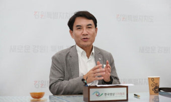기자 상대로 손배소 제기한 김진태, “산불 도중 골프 사실 아냐”