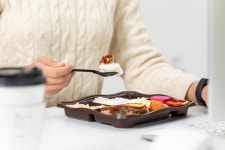 점심값 아끼려 대충 싼 도시락…겨울철 ‘호흡기 질병’ 씨앗 될라