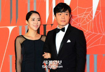 이윤진 “친철 받은 자격 없는 사람”…이범수 측, 아내 이윤진과 이혼설 부인…“개인 사정”