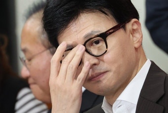 한동훈, 비대위 회의서 “인재영입위원장도 맡겠다… 당에 좋은 분 오도록 앞장”