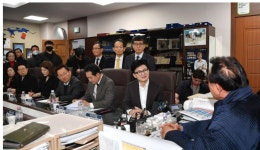 한동훈, 노인회장에 “어르신 공경하는 정당될 것…더 잘하겠다”