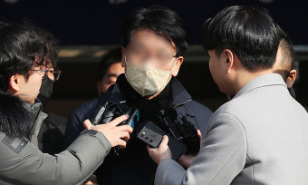 이재명 습격 피의자 검찰 송치…