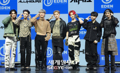 [포토] 올아워즈 깜찍한 하트 포즈