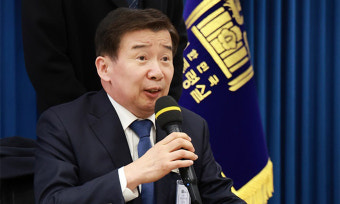 신임 권익위원장 유철환… 장애 이겨낸 판사 출신