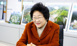 “3월 시청 앞에 아이돌봄센터 개소…출산·육아 걱정없는 분위기 만들것”