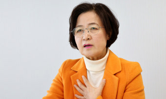 추미애 “책을 쓰는 순간은 고통, 지나고 나면 치유” [S스토리]