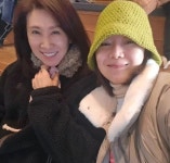 배우 공효진, 친 언니 같은 母 최초 공개 “민낯 올렸다고 화낼 듯”