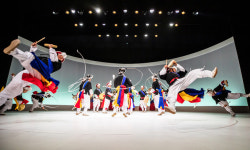 재미·감동 넘치는 무대 앞으로