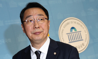 윤영찬도 하위 10% 통보…‘이재명 사천 논란’에 갈라지는 민주