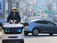 ‘연기 중단’ 최강희, 요구르트 매니저 됐다… “춥지만 보람 있어”