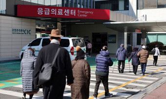 “의사 없어, 다른 병원 가야”… 이송 도와 심근경색 환자 생명 구한 경찰