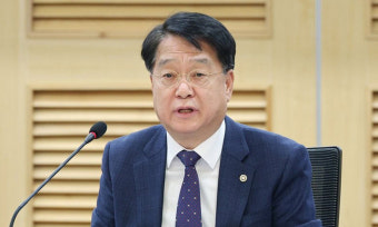 검찰, ‘자녀 채용 비리’ 송봉섭 전 선관위 사무차장 구속영장 청구
