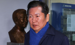 한동훈 제안 비꼰 정청래… “나는 김건희 여사와 일대일 토론”