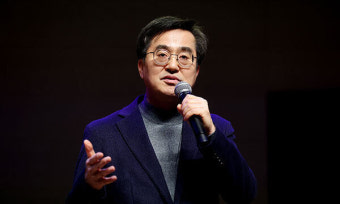 인공지능에 ‘진심’인 경기도…노인 말벗 서비스·특강 확대 [밀착 취재]