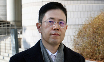 ‘고발사주’ 손준성 “항소심 결론 나올 때까지 탄핵심판 멈춰달라” vs 국회 “선례 없어”