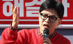 몸 낮춘 한동훈, 수도권서 연신 “반성, 반성, 반성…” [4·10 총선]