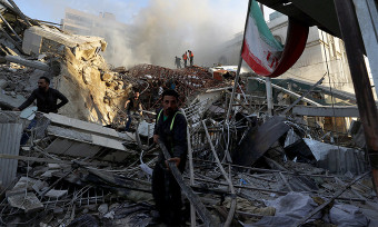 이스라엘, 이란 영사관 폭격… 중동 확전 ‘뇌관’ 터지나
