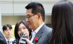 박지원 “尹, 국민의힘 탈당하고 거국적 내각 구성해야”