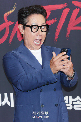 [포토] 윤종신 '걸스온파이어 대박 시청률에 깜짝'