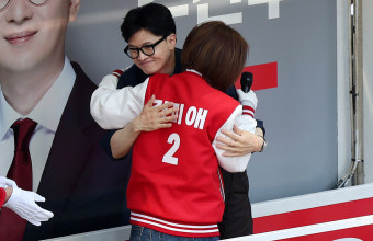 연일 한동훈 저격한 홍준표 ‘뭇매’…“지명 땐 가만있다가…정치판 비열함 느껴”