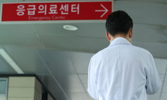 의대교수들 10일 동시다발 휴진 예고… 의료구멍 우려
