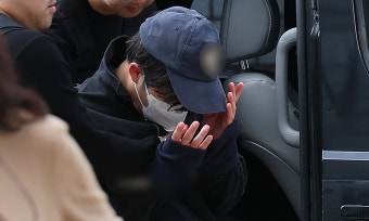 ‘여친 살해’ 의대생, 경찰 눈 마주치자마자 난간 뛰어내렸다…