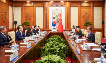 조태열, 왕이에 탈북민 강제 북송 우려 전달… “교류 강화해야”