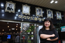 ‘영화표 2000원’ 낙원상가 실버영화관 김은주 대표 “노인들 놀이터 만들고 싶었죠” [차 한잔 나누며]