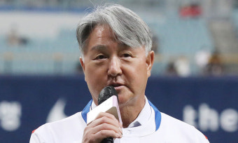 베테랑 감독 찾은 한화… ‘896승’ 김경문, ‘574승’ 선동열 제치고 새 사령탑 선임