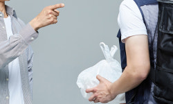 음식 잘 먹고선 “이물질! 환불!”…자영업자 울린 ‘블랙컨슈머’ 커플 잡았다