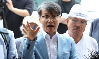 ‘김건희 명품백 몰카’ 최재영 목사 경찰 출석… “김 여사와 합의 하에 만나”