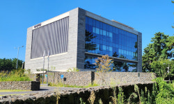 물길 따라 이야기가 굽이치듯… ‘큰물’ 품은 문학 공간 [스페이스도슨트 방승환의 건축진담]