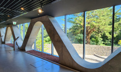 물길 따라 이야기가 굽이치듯… ‘큰물’ 품은 문학 공간 [스페이스도슨트 방승환의 건축진담]