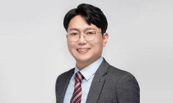 안고 싶어, 오늘 더 사랑해…교총회장, 제자에 보낸 편지 ‘논란’