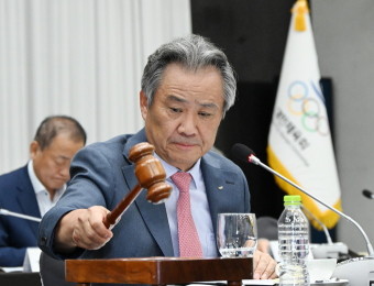 이기흥 대한체육회장, 유인촌 장관에게 직격탄… “나를 뺀 시도 체육회 임원들의 연임 제한 폐지