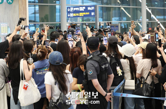 [포토] 변우석 등장에 인천공항 마비