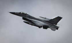 젤렌스키 “서방서 지원받은 F-16 전투기 임무 시작”