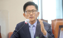 野 이용우 “김문수, 유튜브로만 5억 벌어…철저히 검증해야”