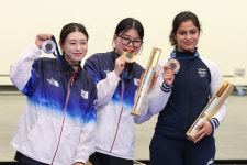 2024 파리를 지배한 키워드 ‘활과 총, 칼, 발, 그리고 라켓’, ‘2000년대생의 유쾌 발랄한 반란’ [2024 파리 올림픽 결산]