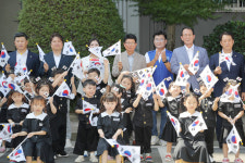 광복 79주년 앞두고 대구 동화 훼밀리타운 전 세대 태극기 달아