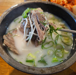 뽀얀 국물에 아삭한 깍두기… 진득한 추억이 살아난다 [김동기 셰프의 한그릇]