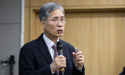 尹 ‘멘토’ 신평 “김건희 여사 사과, 탄핵정국 트리거 될 것”