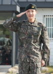전역한 제이홉 “팬 덕분에 건강하게 잘 전역해”