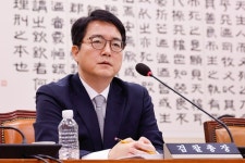 심우정 총장에 ‘술 좋아하나’ 물은 정청래…“지금도 검사들 폭탄주 즐기나”