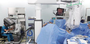 절개 없이 구멍 하나로 비뇨기암 로봇 수술 개인 500례 달성… 가톨릭대 서울성모병원 홍성후 교수