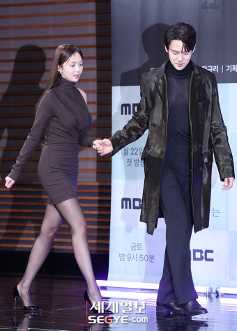 유연석X채수빈 지금 거신 전화는, 최종회 8.6% 시청률 기록! 유연석과 채수빈이 수상한 MBC 연기대상 베스트 커플상에 이어 인기몰이!